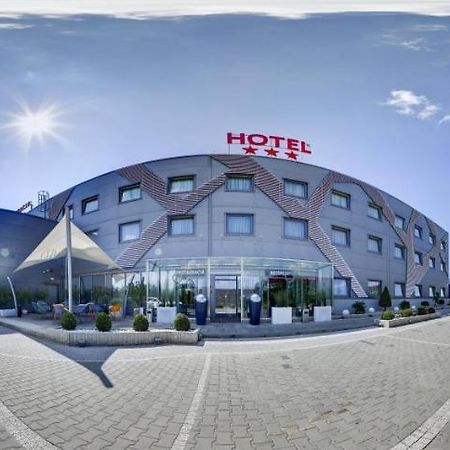 Hotel Porto Radomsko Bagian luar foto