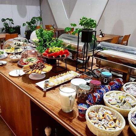 Hotel Porto Radomsko Bagian luar foto