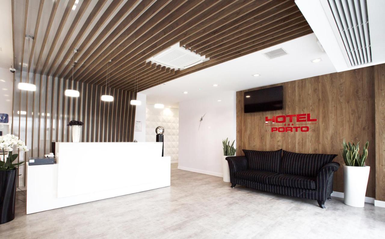 Hotel Porto Radomsko Bagian luar foto