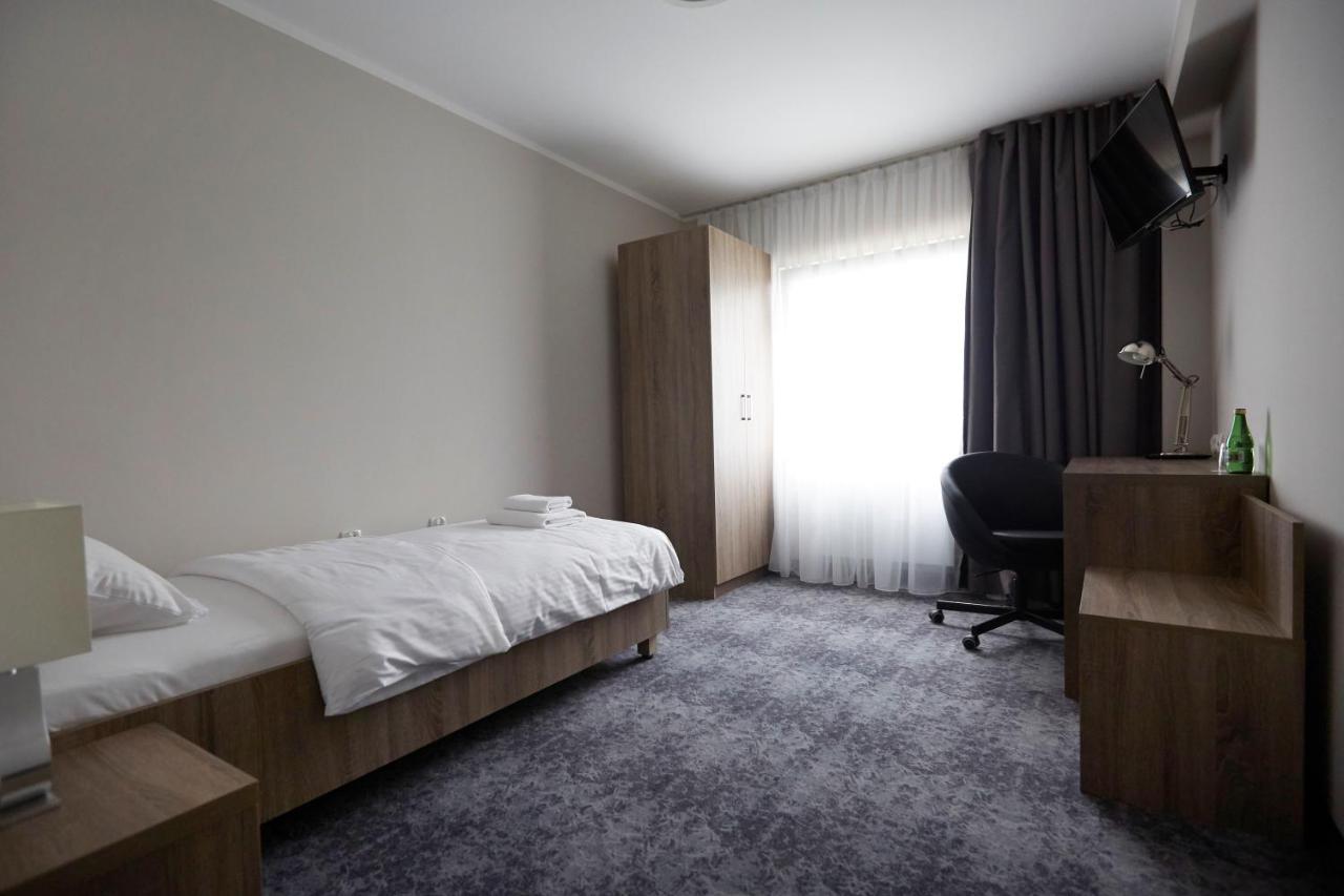 Hotel Porto Radomsko Bagian luar foto