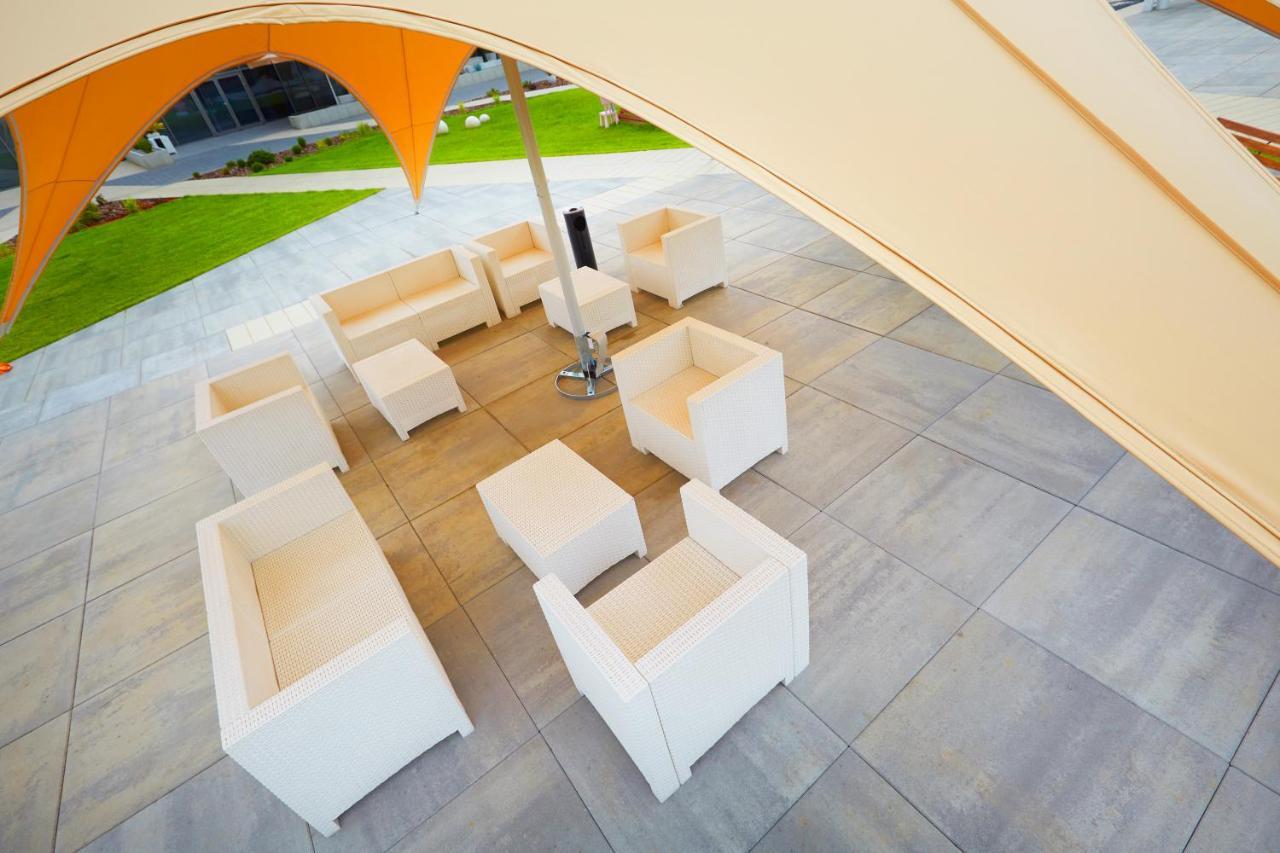 Hotel Porto Radomsko Bagian luar foto