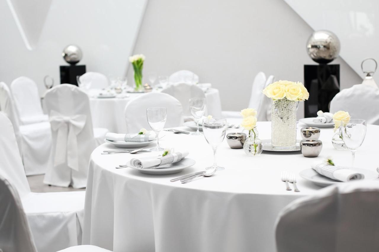 Hotel Porto Radomsko Bagian luar foto