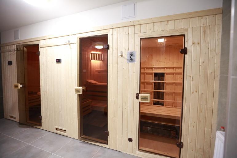 Hotel Porto Radomsko Bagian luar foto