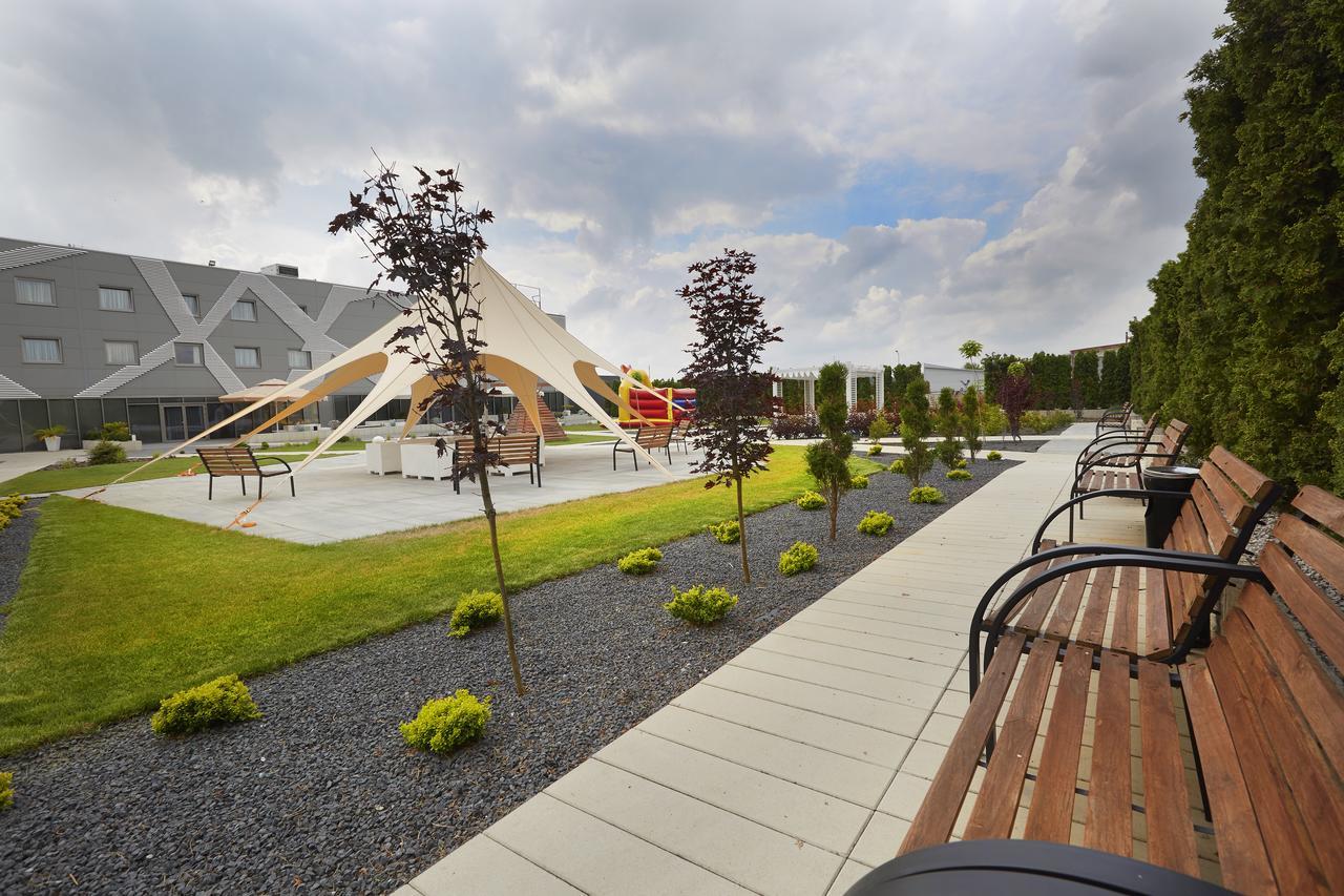 Hotel Porto Radomsko Bagian luar foto