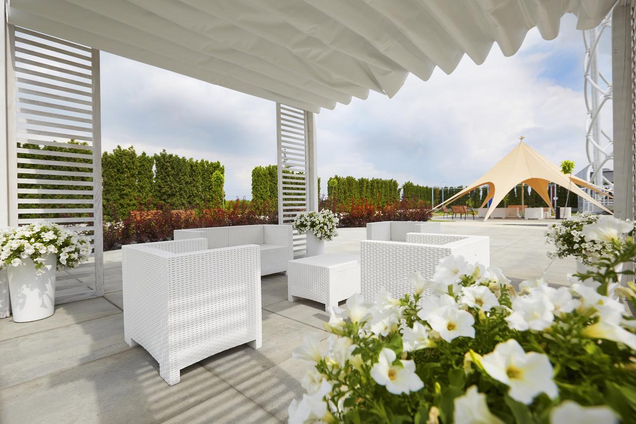 Hotel Porto Radomsko Bagian luar foto